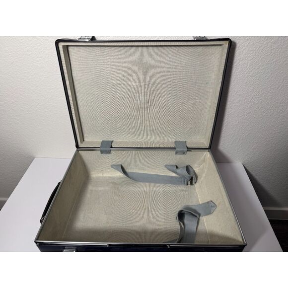 Globe-Trotter Vintage Suitcase Carry-on Navy Blue 2-Wheel Hard Case Luggage - Picture 11 of 11